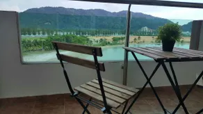 Amazing Seaview with hilly backdrop - Image 2