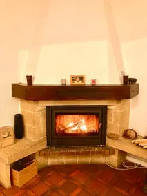 Cheerful villa with fireplace, bath-tub and garden - Image 3