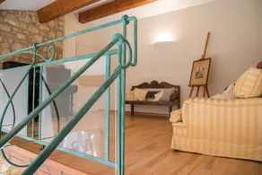 Stone barn w/ heated pool & sauna - Image 5