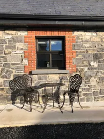 Countryside 2bed Apt Newmarket on Fergus - Image 2