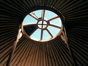 Lovely yurt in the countryside - Image 3