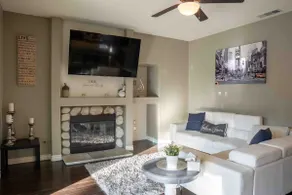 Victorville home with a mesmerizing backyard - Image 3