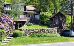 The Lake House At Historic Harveys Lake - Image 2