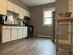 3-Bedroom Apt @ Prov College - Image 3