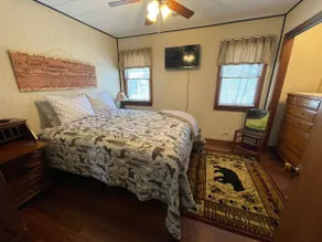 Pet friendly, Summer Adventure getaway cabin! - Image 4