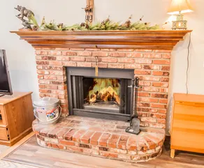 Storybook Chalet: WiFi, Fireplace - Image 5