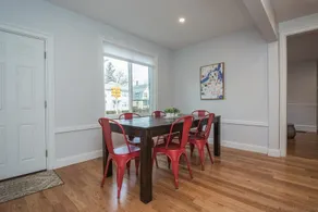 Luxury, Location, Privacy. Walk to train. Boston - Image 4