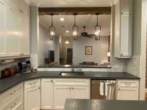 Natchez Getaway - a fully renovated downtown condo - Image 4