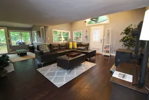 River House Retreat w/ King Bed - Image 5