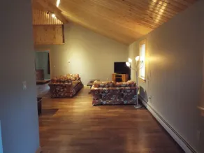 River House Cabin & Apartments - Image 5