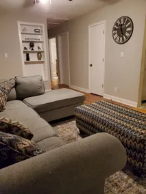 Cozy 3 Bedroom Home Near Everything! - Image 2