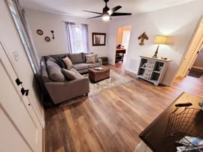 Cottage close to Merciers & Downtown Blue Ridge! - Image 3