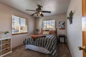 Beautiful Warm and Spacious Home, 3bed/2 full bath - Image 5
