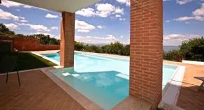 Mini apartment with pool and garden - Image 2