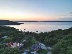 Porch House: 3BR Beach Front, Firepit, Lake View - Image 2
