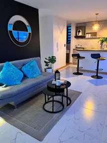Modern apartment. Super central. - Image 4