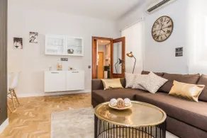 Great Location! CALLAO SQUARE - Image 4
