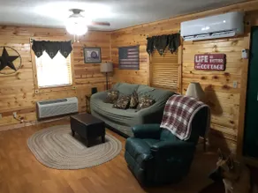Wagon Wheel Cottage:Pet Friendly Cabin at Pipestem - Image 3