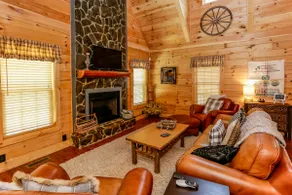 Canon's Cabin - Image 2
