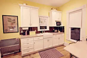 Retro first floor apartment, Clare - Image 2