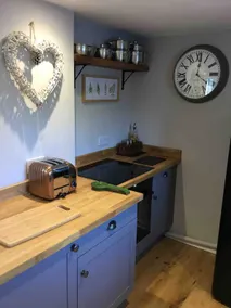 Cute studio cottage. Wood burner. Amazing views - Image 5
