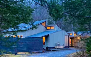 Chef’s kitchen, firepit, 30 min to ski slopes - Image 5