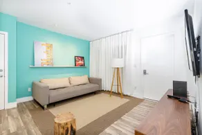 2 Bedroom Luxury Suite near Lincoln Road Mall - Image 2