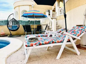 Cheerful 3-bedroom villa with pool - Image 4
