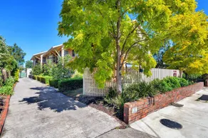 Lake Wendouree Grove St 2 Bed/1 Bath First Floor - Image 5