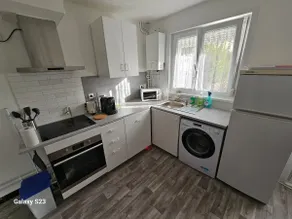 the cozy 3 bedroom townhouse - Image 3