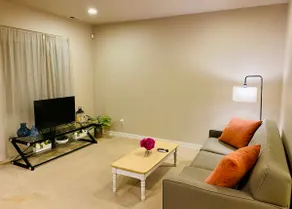 Cozy 2BR Auburn Suite: Comfort Meets Convenience! - Image 4