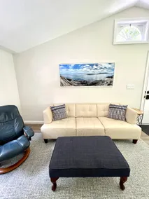 Cozy Shoreline Getaway - Image 2