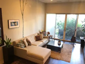 Beautiful Cottage, hot tub, in great neighborhood - Image 2