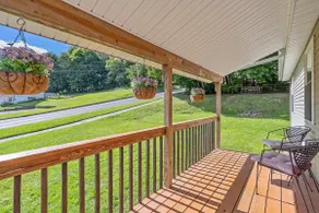 Open Concept /Spacious/ Private /Modern /Hardwoods - Image 4