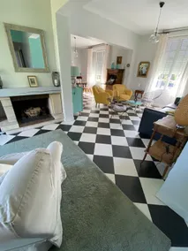 Charm and comfort a stone's throw from the Historial - Image 2