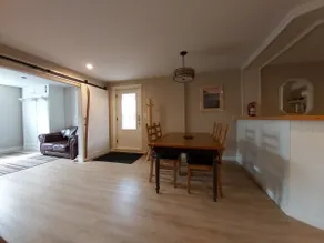 Welcoming studio apartment with fireplace - Image 3