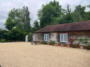 Enchanting, Stylish Country Garden Cottage - Image 3