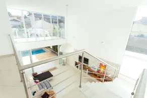 Modern and Contemporary House - Image 4