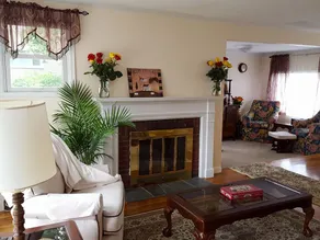 3 bedroom impeccable private home, quiet street - Image 3