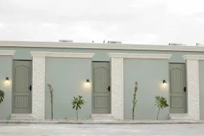 Luxury hotel suite (60m) with bedroom and private entrance - Image 2