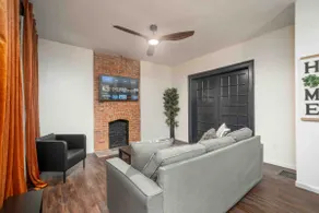 Spacious Olde Town East 1st Floor Private Unit - Image 4