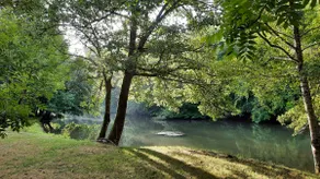 Riverfront house - Image 5