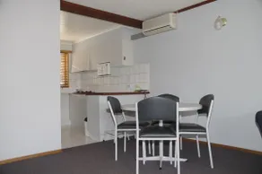 Blue Whale 2 Bedroom Apartment 1Q2SB - Image 3