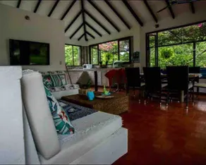 Beautiful and Comfortable Country House, Pool and Grill - Image 4