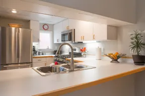 2 Bed/2 Bath Condo-no pets, kings/ twins. - Image 5