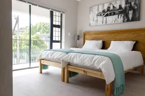 Modern central flat near wine route & Medi-Clinic - Image 5
