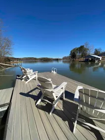 Mountain cabin feel on Hyco Lake. - Image 2
