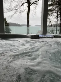 Luxury Lake home! Hot tub! Beach! - Image 4