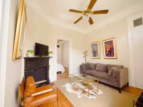 Classic Unit by Garden District and Hospital - Image 3