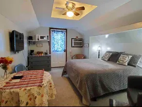 Private bed & bath near Green River Lake &downtown - Image 2